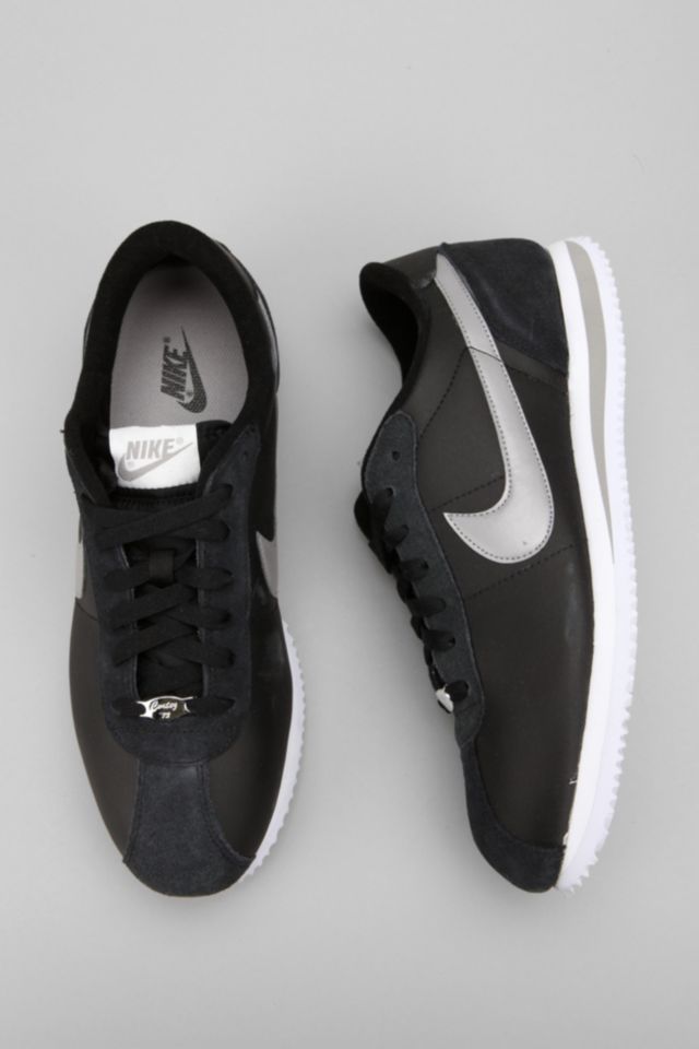 Poort gemeenschap Verbeteren Nike Cortez '06 Leather Sneaker | Urban Outfitters