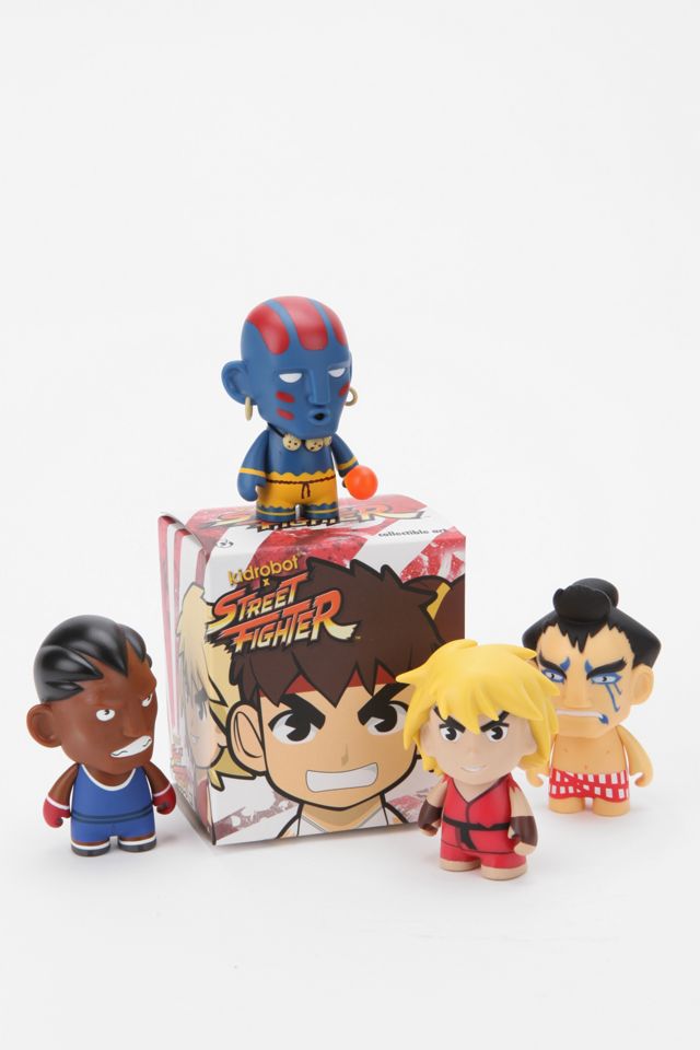 Kidrobot Street Fighter コレクティブルフィギュア kidrobot's Street Fighter Blindboxed Figure | Urban Outfitters