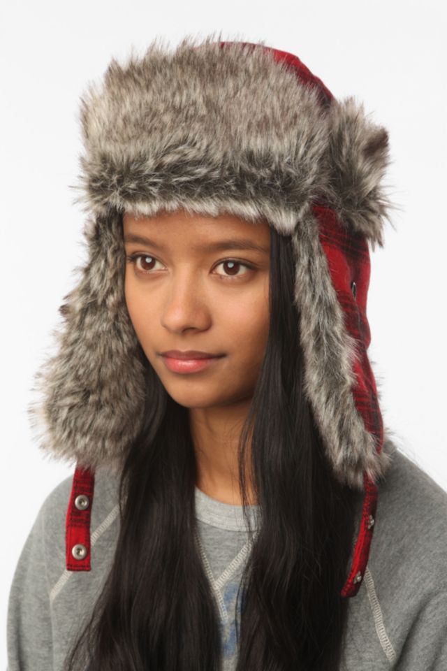 FashionistaOver40 Fashion Find – The Perfect Trapper Hat