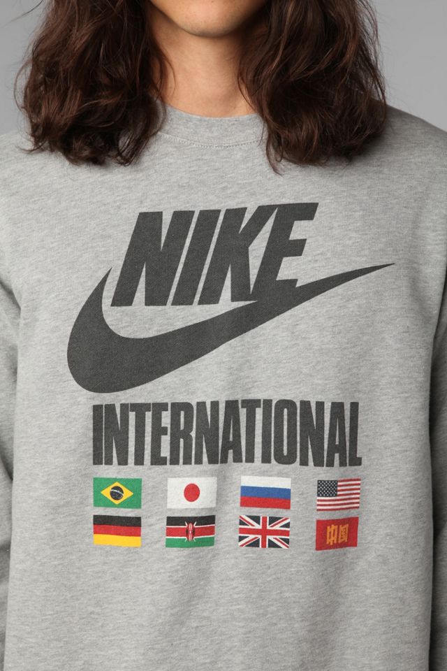 Publiciteit schelp Openbaren Nike International Crew Sweatshirt | Urban Outfitters