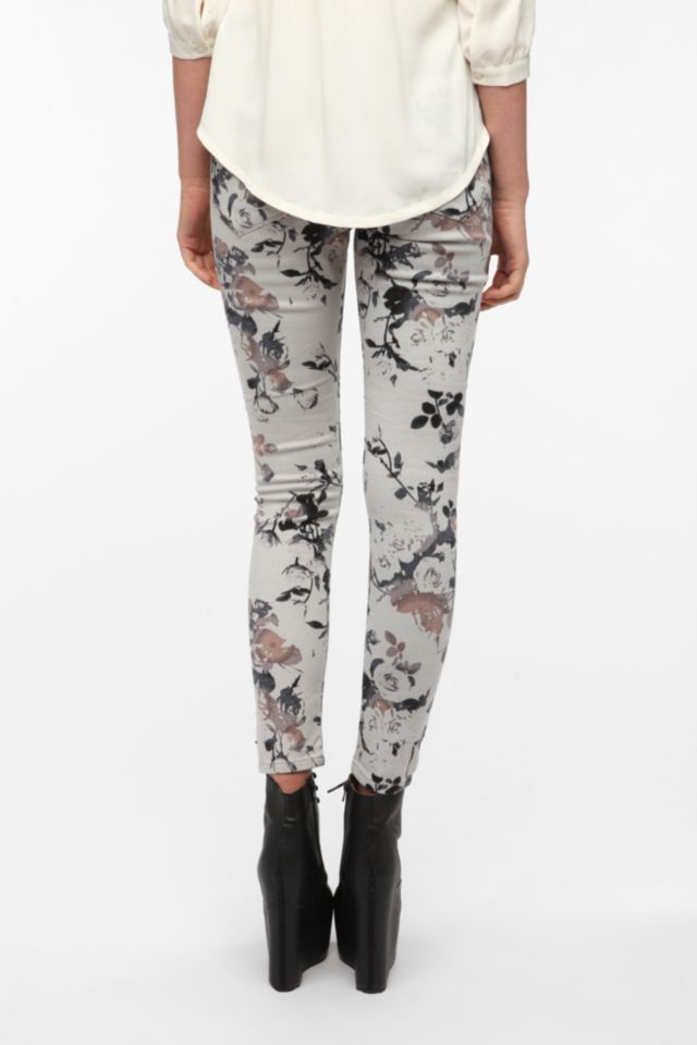 BDG Twig High-Rise Jean- Grey Dip-Dye Roses #2