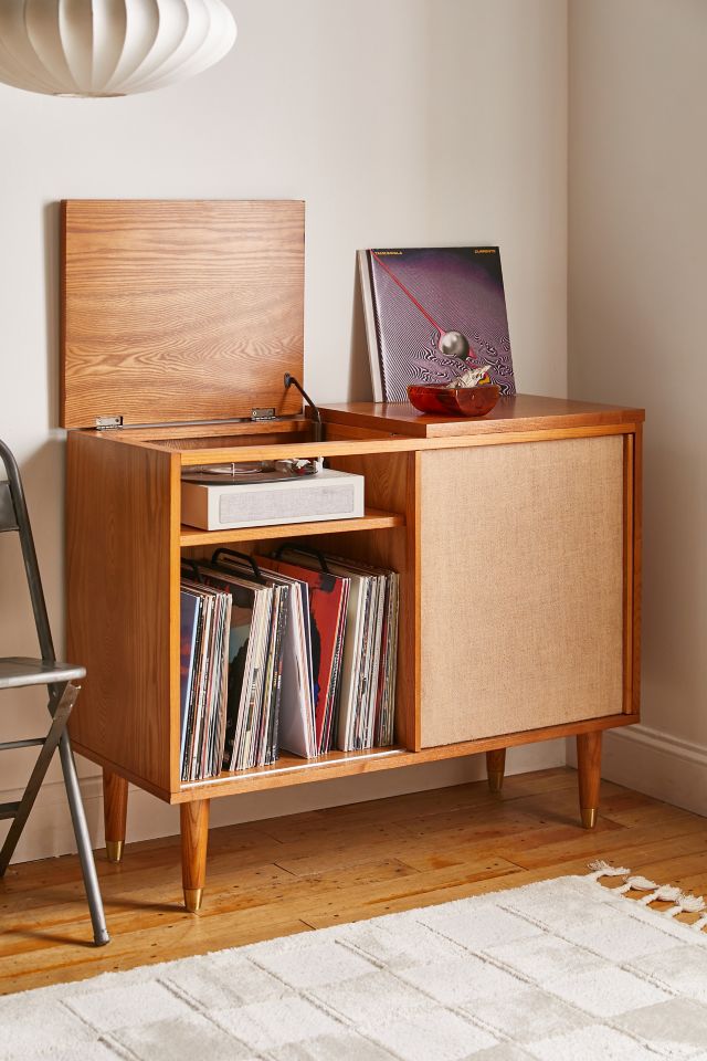 Turntable store media console