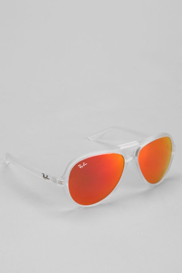 Ray-Ban Plastic Aviator Sunglasses | Urban Outfitters display picture 1