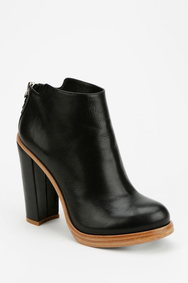 Dolce Vita Nissa Ankle Boot | Urban Outfitters
