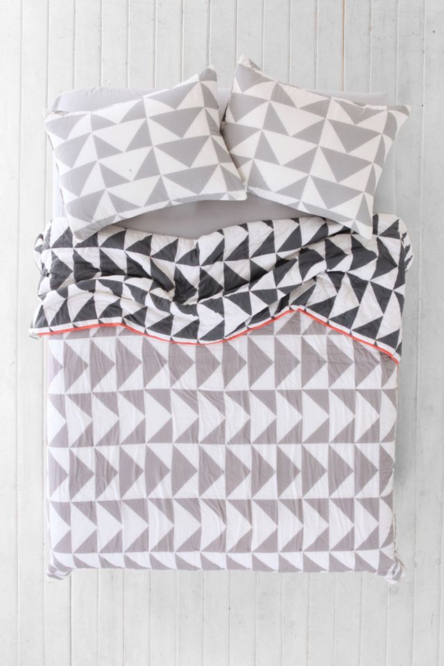 Assembly Home Stacked Triangle Quilt #1