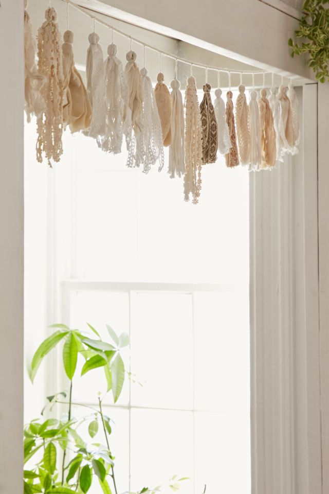 Plum & Bow Tassel Garland Banner