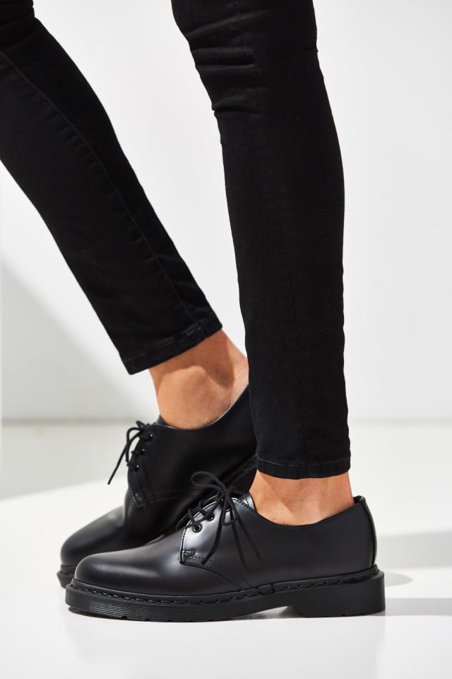 Doc marten hot sale 1461 mono