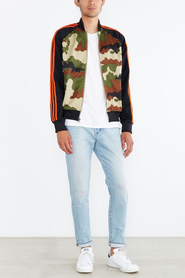 Lav et navn Men Pidgin adidas Originals Start Superstar Camo Track Jacket | Urban Outfitters