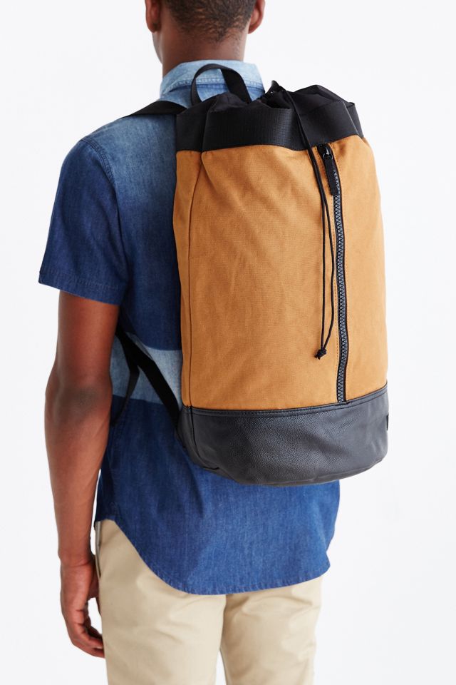 Rosin Cinch Bucket Rucksack Backpack | Urban Outfitters display picture 2