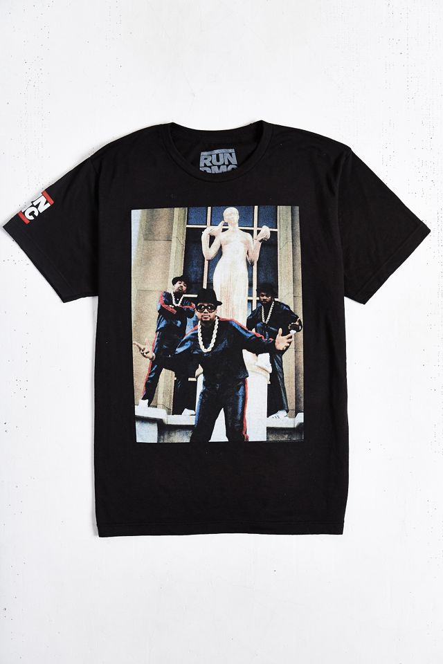 Ricky Powell × RUN DMC フォトTシャツPARIS ’87M Ricky Powell X RUN DMC Statue Tee | Urban Outfitters Canada