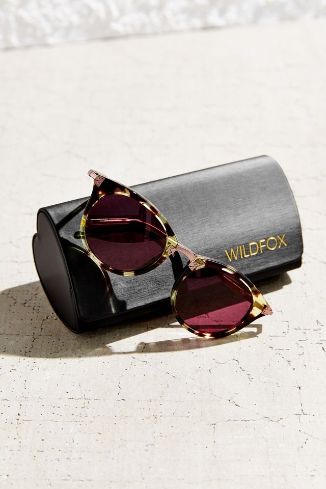 Wildfox Couture Sunset Frame Sunglasses | Urban Outfitters display picture 3