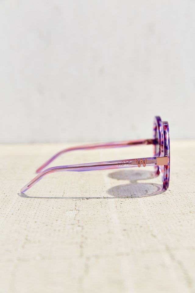 Wildfox Couture Malibu Round Sunglasses | Urban Outfitters display picture 1