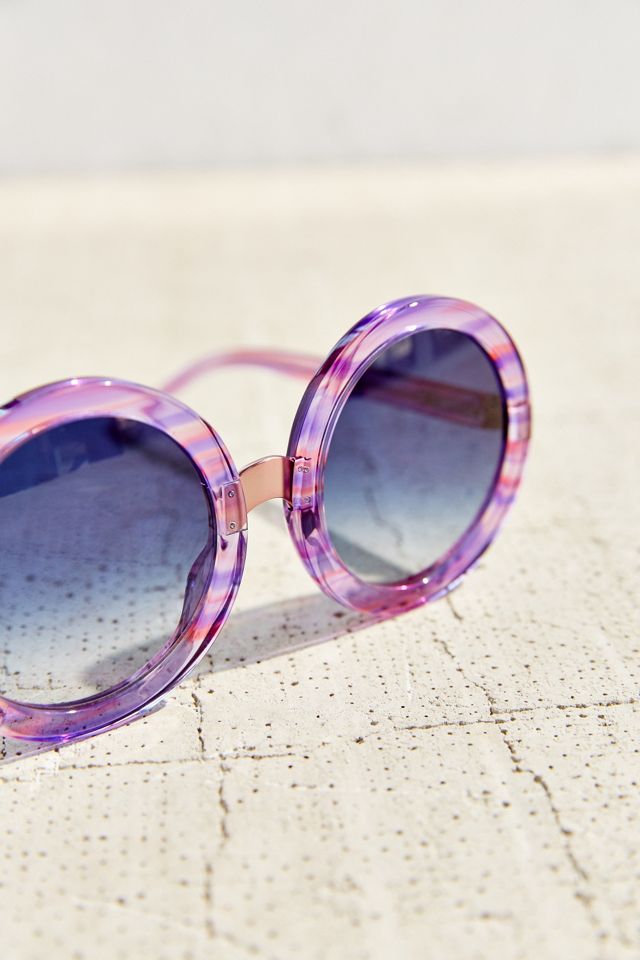 Wildfox Couture Malibu Round Sunglasses | Urban Outfitters display picture 3