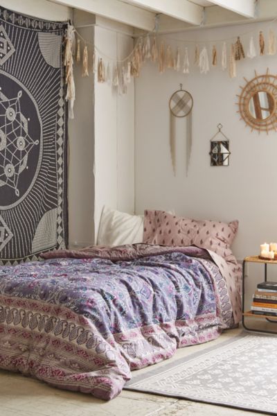 Urban Outfitters popular Plum Bow Dandeli Medallion Full/Queen Duvet & Sham set