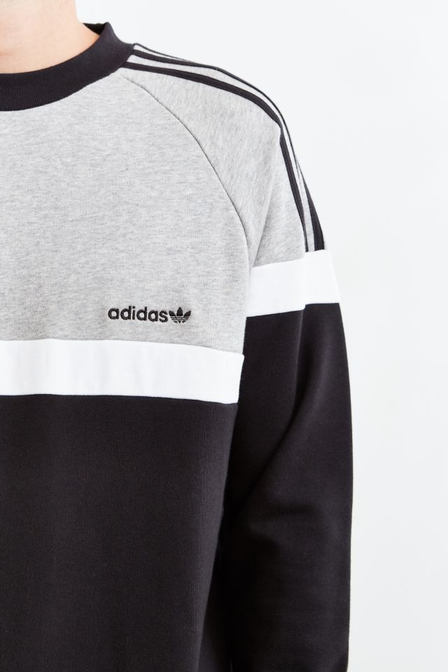 Confirmación salir patrimonio adidas Itasca Crew Neck Sweatshirt | Urban Outfitters