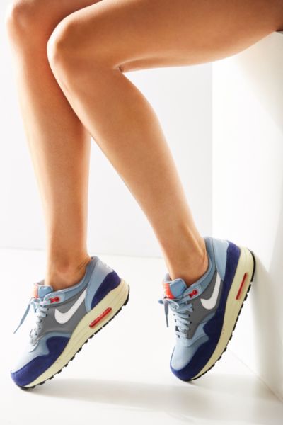 Nike air max shop 90 womens urban outfitters