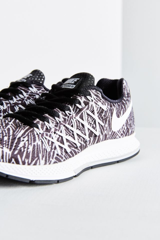 Nike Air Zoom Pegasus 32 Printed Sneaker #4