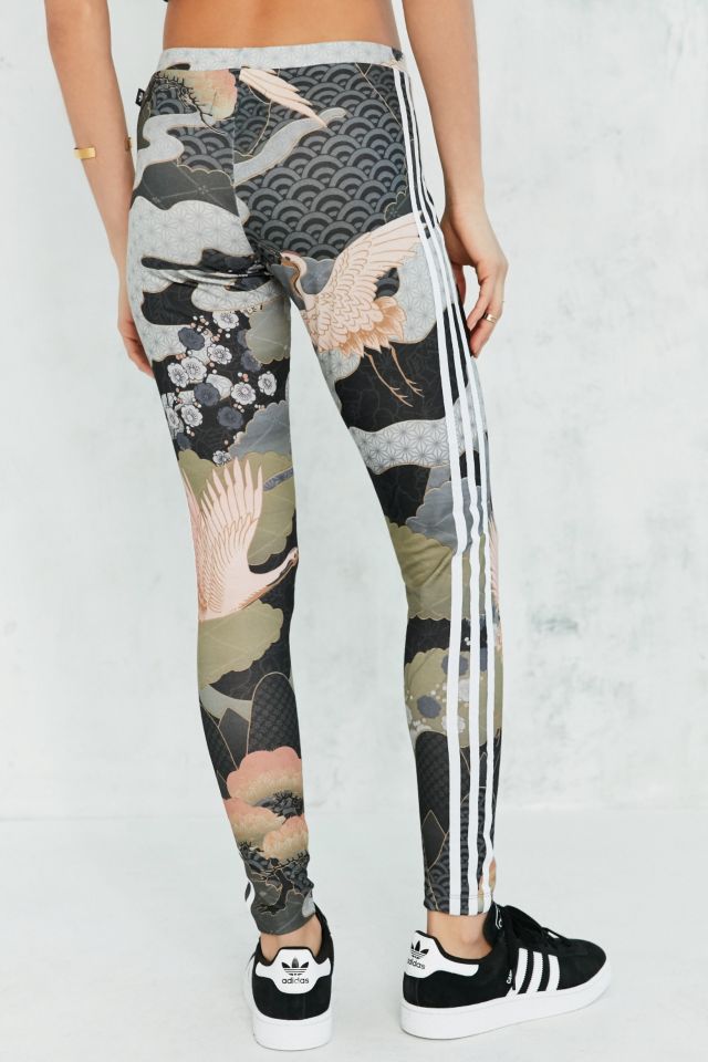 Urban outfitters hotsell adidas leggings