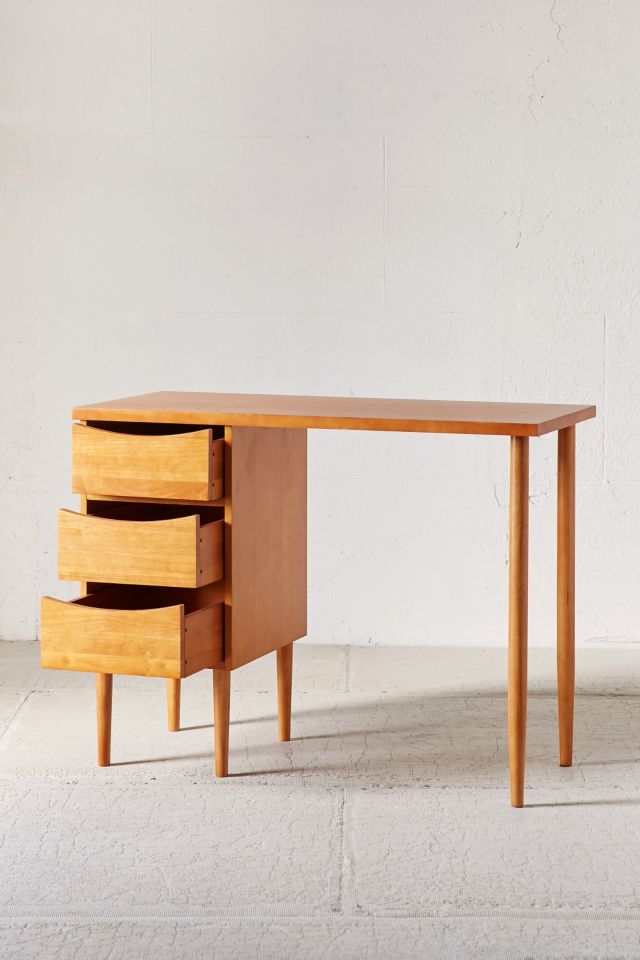 Lars Desk #3