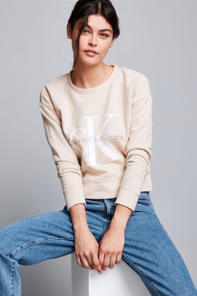 strak Rot van nu af aan Calvin Klein For UO Cropped Pullover Sweatshirt | Urban Outfitters