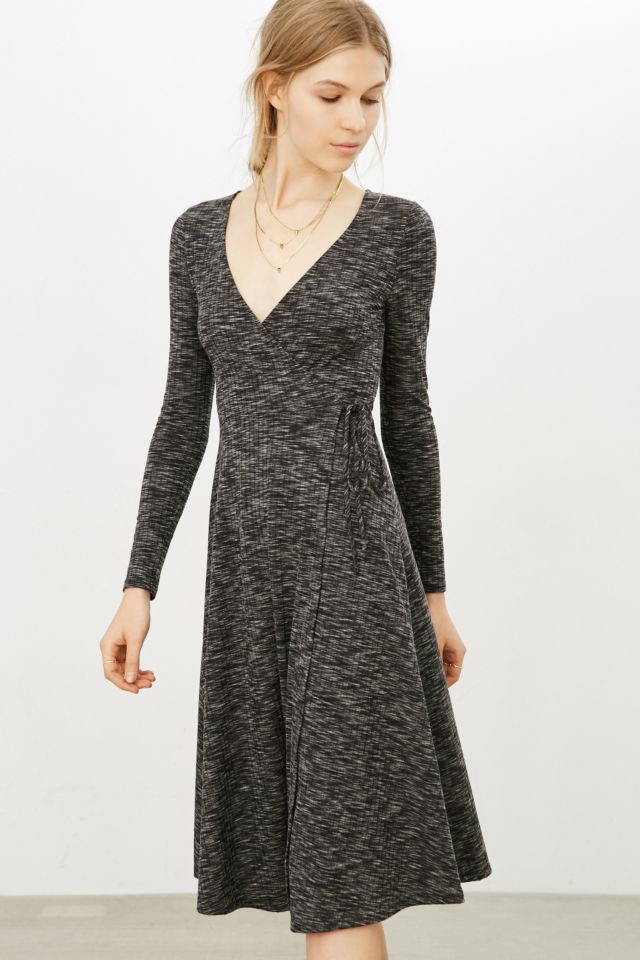 Robe portefeuille côtelée mi-longue Kimchi Blue #1