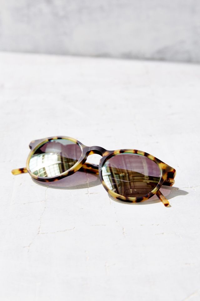 KYME Miki Round Sunglasses | Urban Outfitters display picture 1