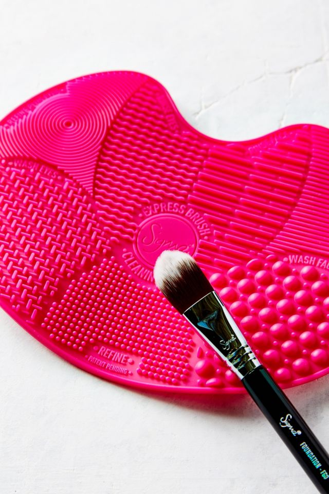 Sigma Beauty Spa Express Brush Cleaning Mat #1