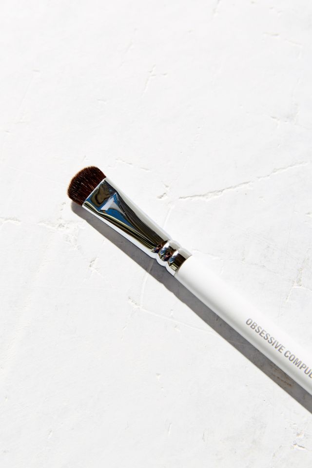 Pinceau applicateur court n°006 Obsessive Compulsive Cosmetics #1
