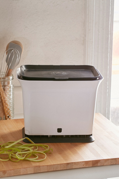 Full Circle Fresh Air Odor-Free Kitchen Composting Bin | Urban Outfitters