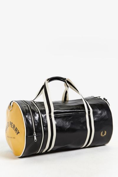 Fred Perry Classic Barrel Bag | Urban Outfitters