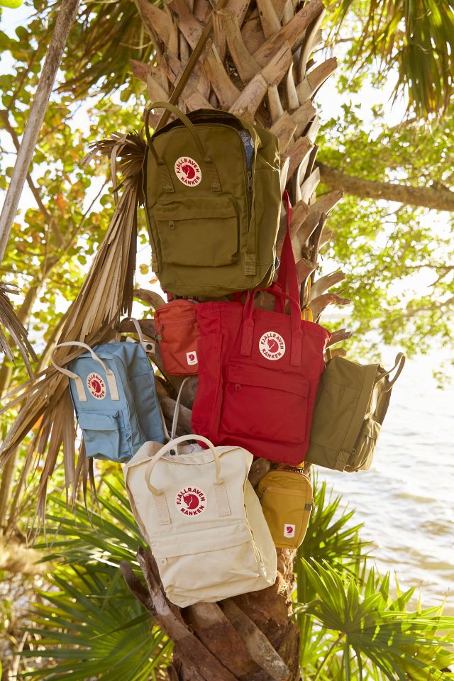 Mini Mochila Fjallraven Kånken Classic  Urban Outfitters México - Ropa,  música, hogar y accesorios