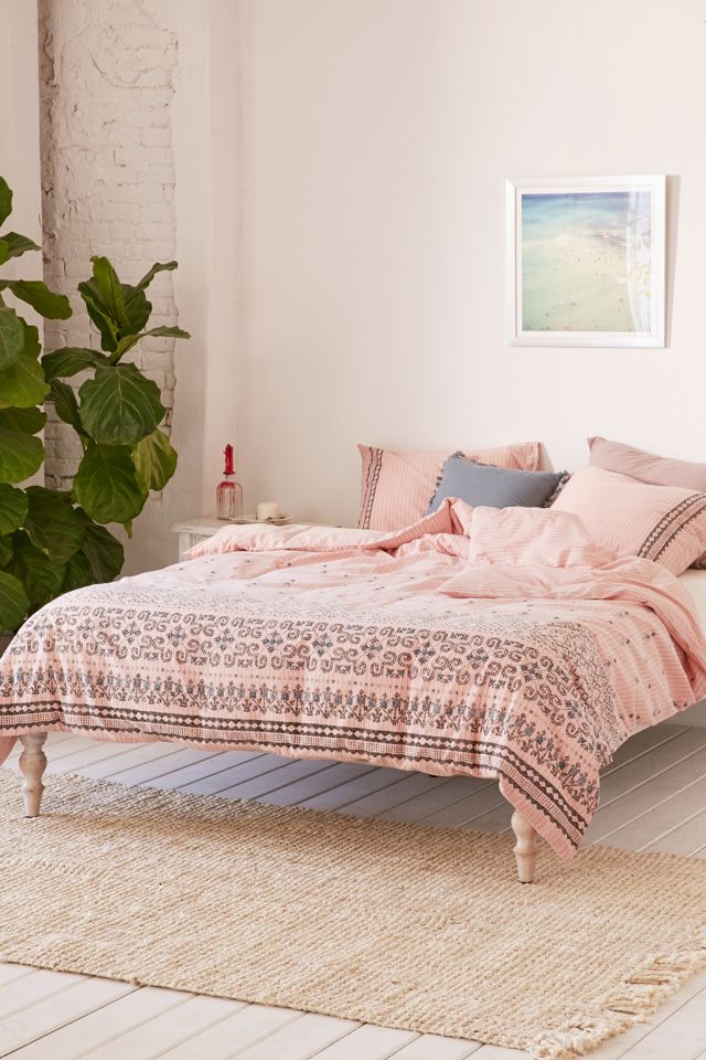 Olga Border Yarn Dyed Duvet Cover Urban Outfitters Canada