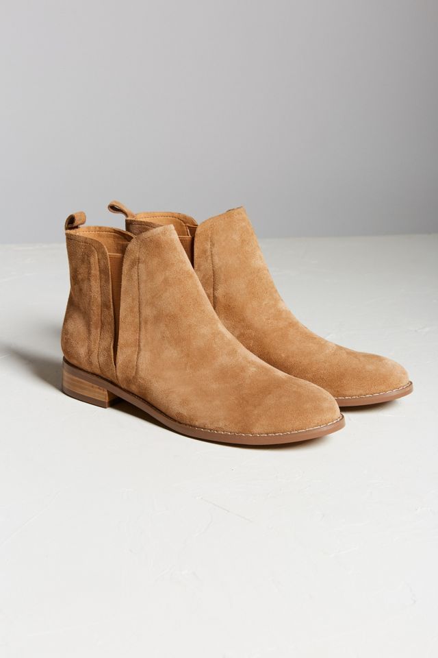 Poppy Chelsea Boot | Urban Outfitters