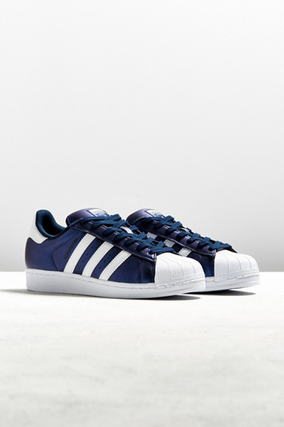 adidas Superstar Metallic Sneaker | Urban Outfitters