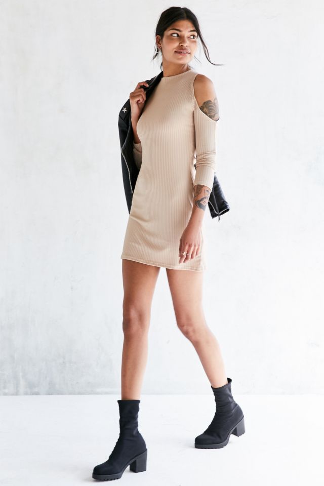 Minirobe à épaules dégagées Marsha Motel #1