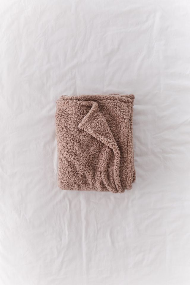 Amped Fleece Throw Blanket | Urban Outfitters