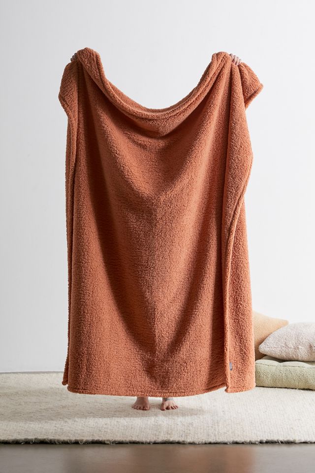 Amped Fleece Throw Blanket Urban Outfitters