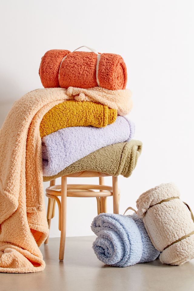 Urban outfitters 2024 amped fleece throw