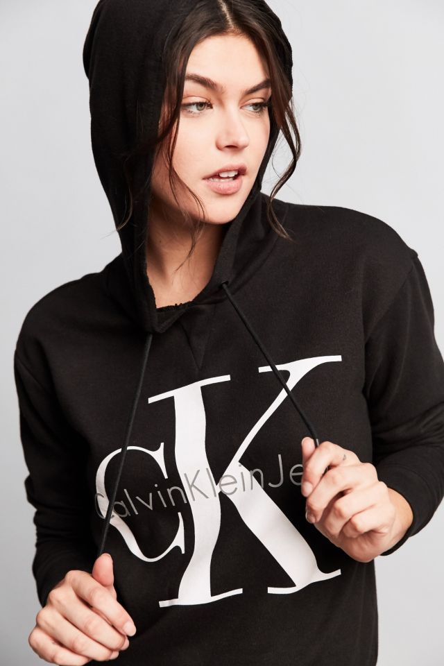 Kreek vergeven Attent Calvin Klein For UO '90s Cropped Hoodie Sweatshirt | Urban Outfitters