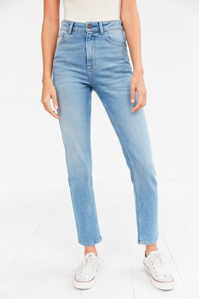 BDG Girlfriend High-Rise Jean - Light Wash