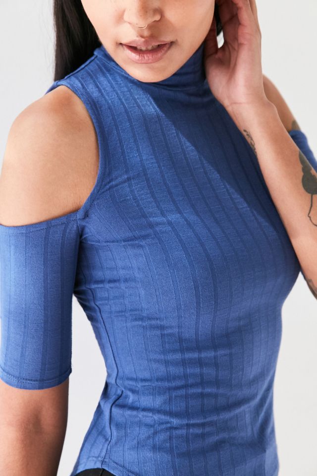 Silence + Noise Annalise Mock-Neck Cold Shoulder Top #5