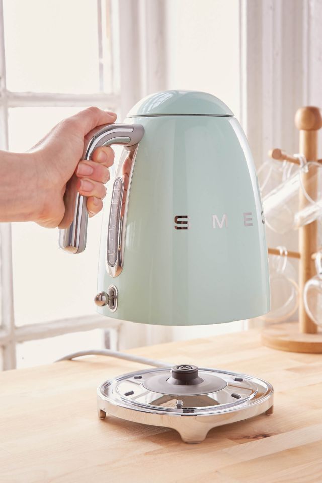 SMEG KETTLE — The Carl Johnson Co.