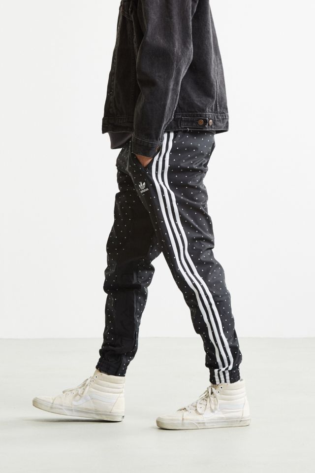 Adidas store carrot sweatpants