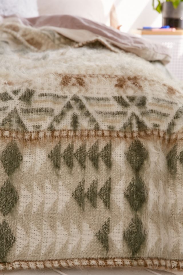 Brushed Geo Camp Bed Blanket | Urban Outfitters
