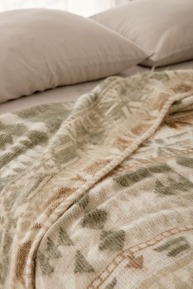 Brushed Geo Camp Bed Blanket | Urban Outfitters