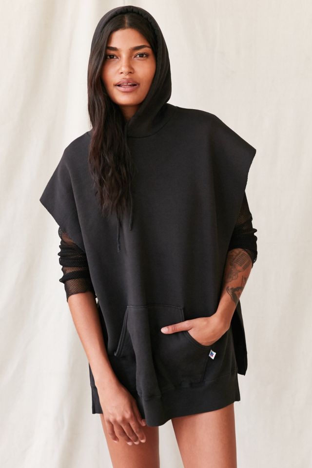 Side slit outlet sweatshirt