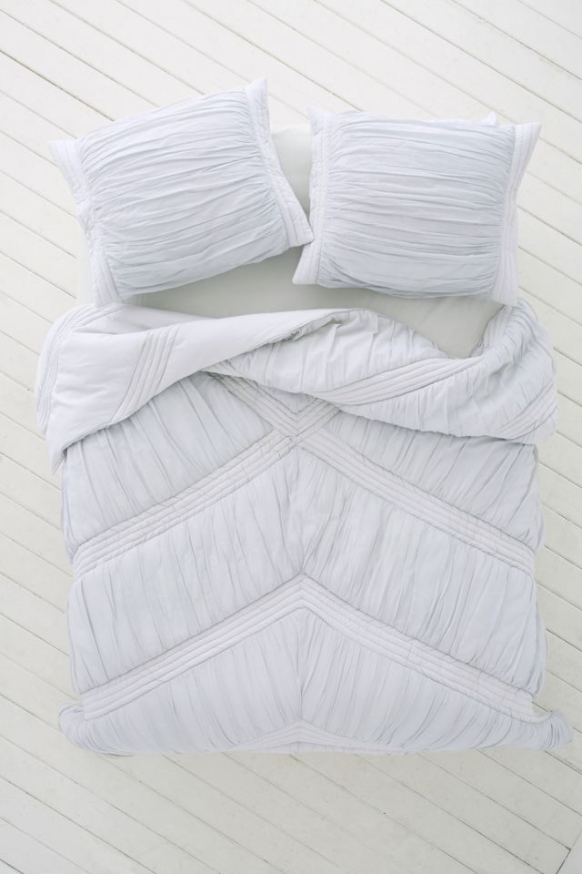 Ruffle Comforter #1