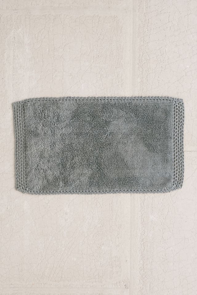 Netted Solid Bath Mat | Urban Outfitters
