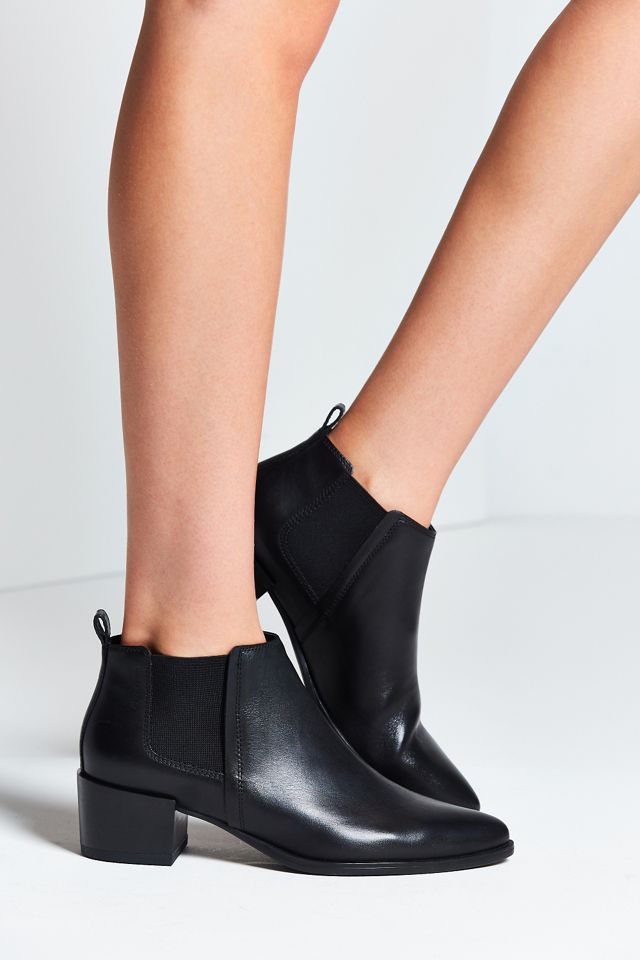 Vagabond Emira Chelsea Boot | Urban Outfitters