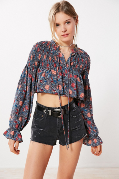 Ghospell Raindrop Floral Balloon-Sleeve Blouse | Urban